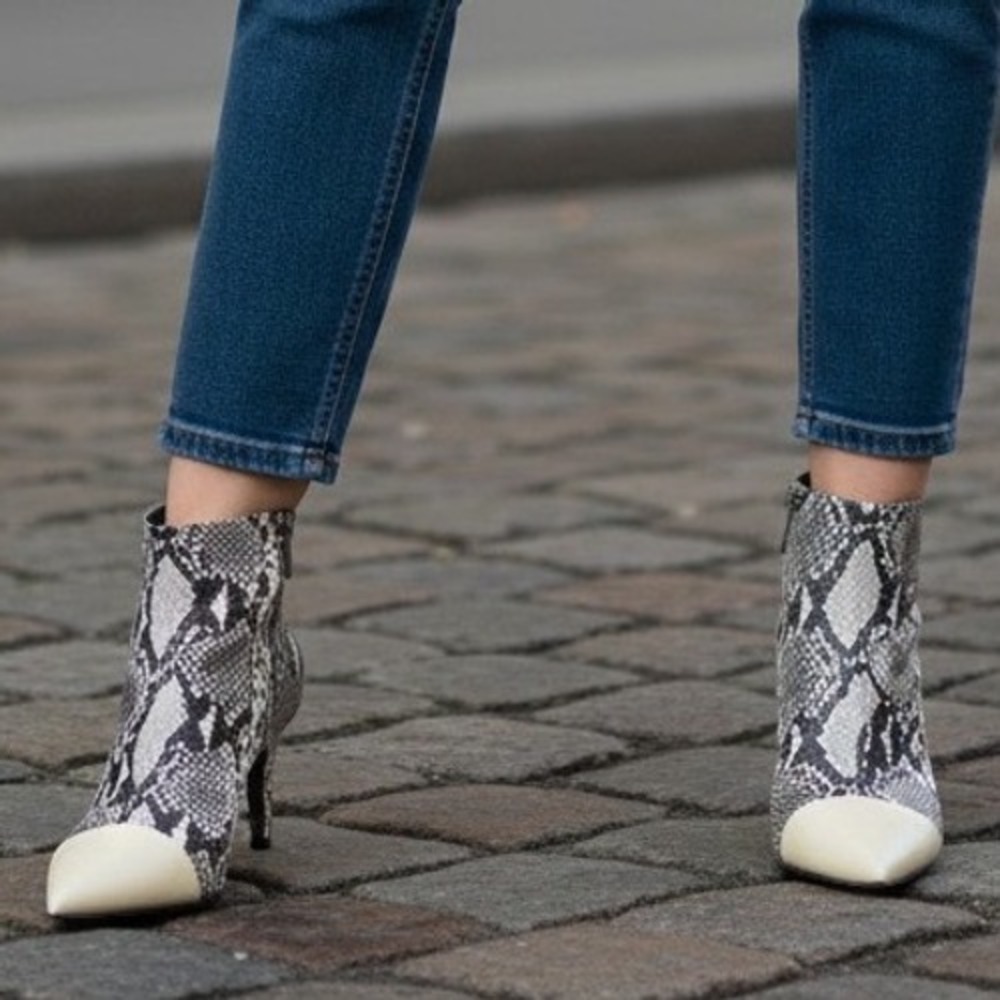 Rag & Bone Beha Boot Snakeskin Embossed Leather Cap Toe Ankle Bootie 10


 10